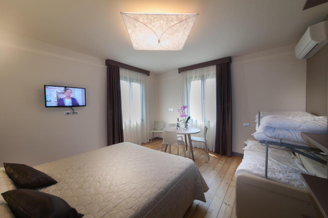 International Rooms & Apartments Sirmione Eksteriør billede