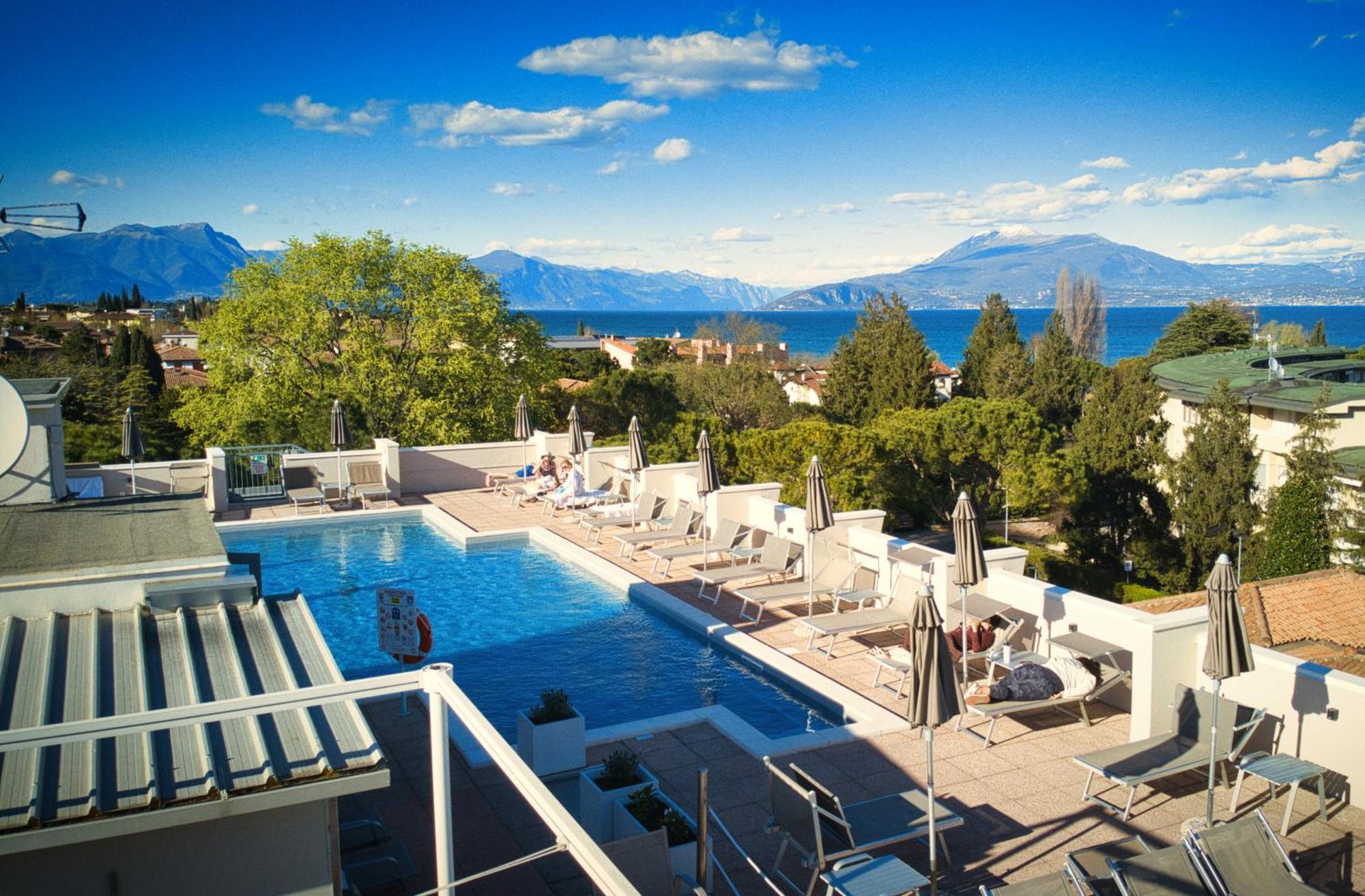 International Rooms & Apartments Sirmione Eksteriør billede